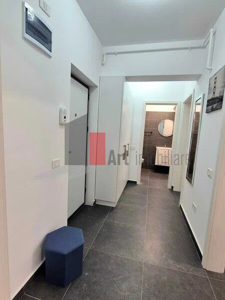 Aparatorii Patriei- Apartament cu camere de inchiriat- centrala+ loc de parcare